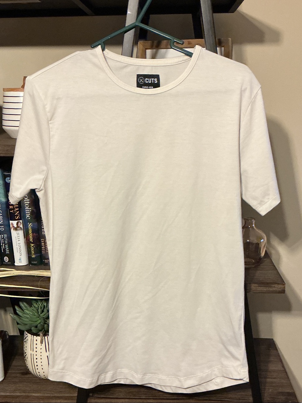 Men’s Cuts Curve Hem Tee Cream